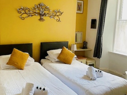 Babbacombe Palms twin rooms