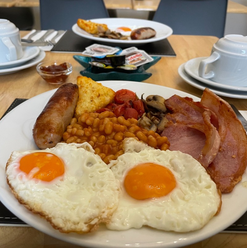 fresh fruit, cereals, yogurts and juices