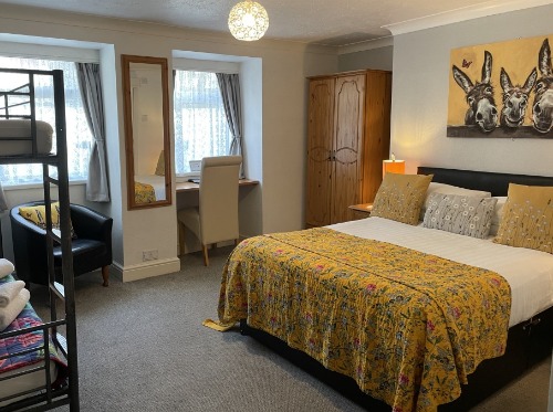 Babbacombe Palms family rooms